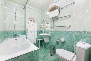 Гостиница Де ла Мапа Анапа Standard Family Room-10